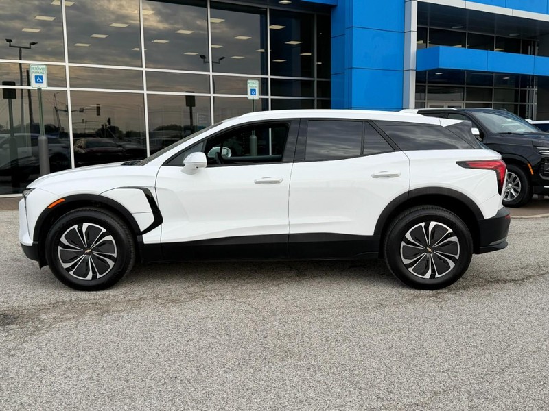 Chevrolet Blazer EV Vehicle Full-screen Gallery Image 02