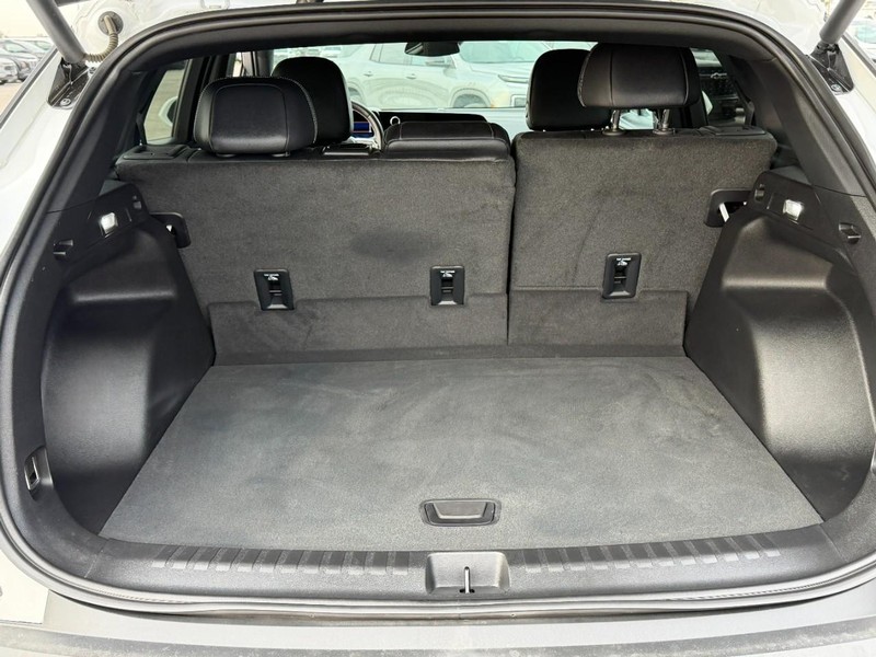 Chevrolet Blazer EV Vehicle Full-screen Gallery Image 05