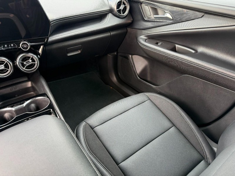 Chevrolet Blazer EV Vehicle Full-screen Gallery Image 14