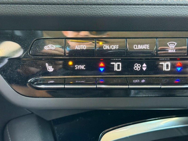 Buick Envision Vehicle Full-screen Gallery Image 22