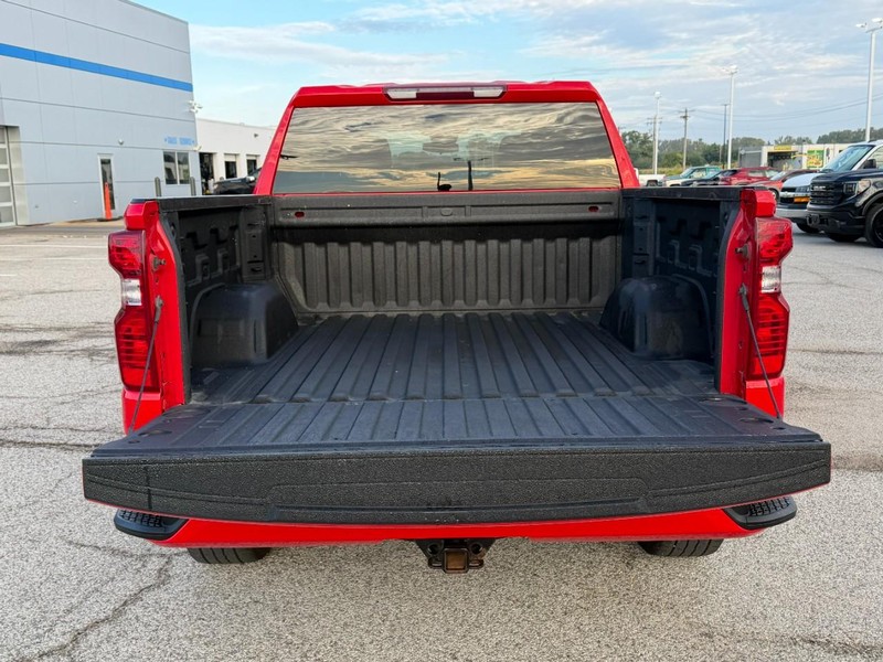 Chevrolet Silverado 1500 Vehicle Full-screen Gallery Image 5