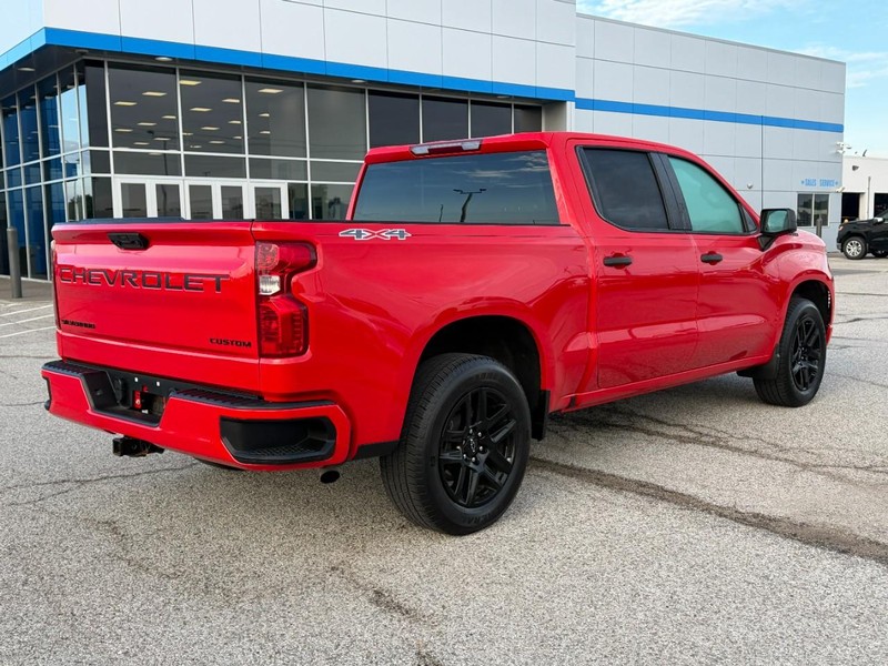 Chevrolet Silverado 1500 Vehicle Full-screen Gallery Image 6
