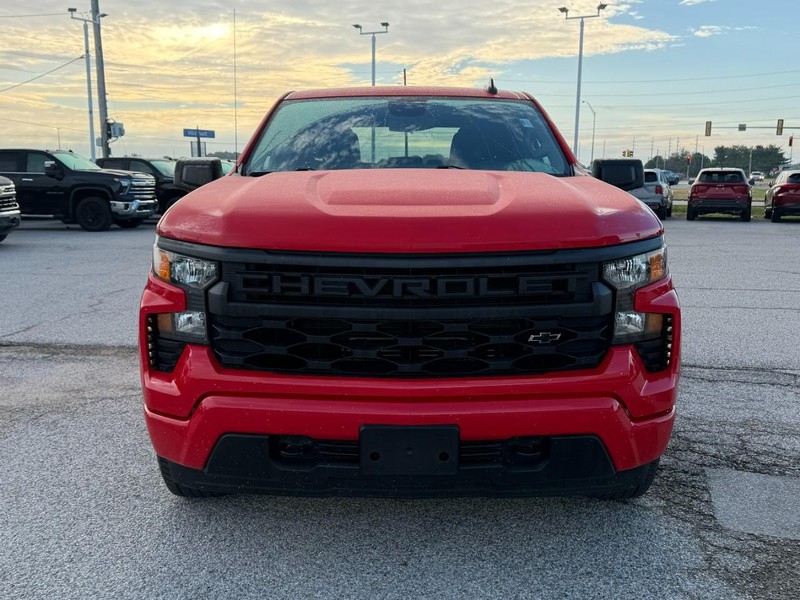 Chevrolet Silverado 1500 Vehicle Full-screen Gallery Image 9