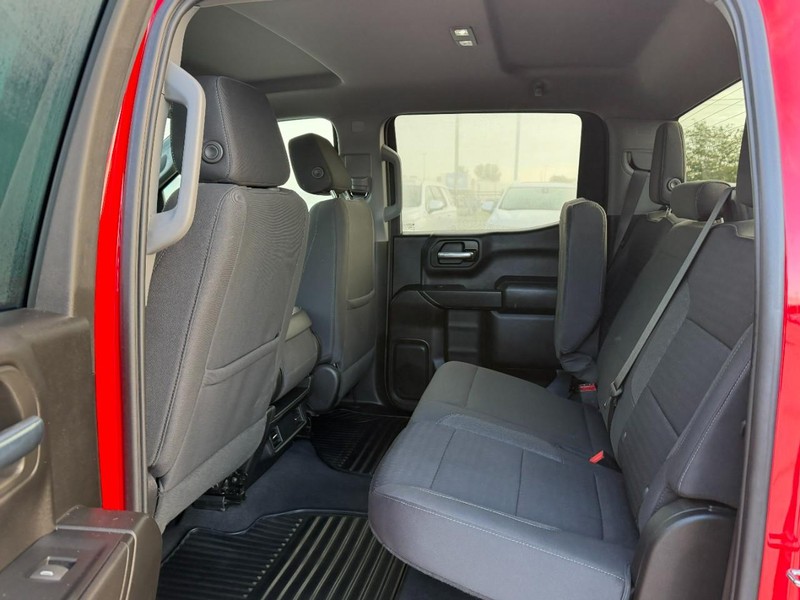 Chevrolet Silverado 1500 Vehicle Full-screen Gallery Image 10