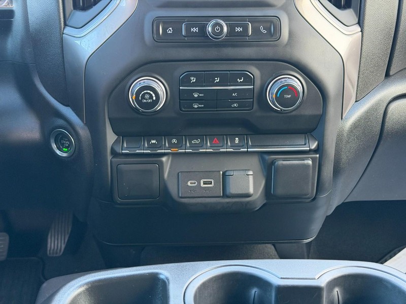 Chevrolet Silverado 1500 Vehicle Full-screen Gallery Image 14
