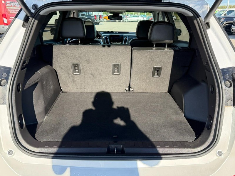 Chevrolet Equinox Vehicle Full-screen Gallery Image 05