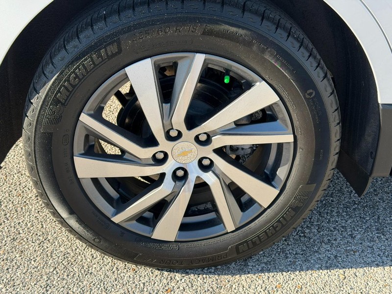 Chevrolet Equinox Vehicle Full-screen Gallery Image 06