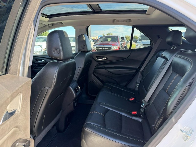 Chevrolet Equinox Vehicle Full-screen Gallery Image 10