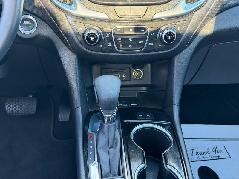 Chevrolet Equinox Vehicle Full-screen Gallery Image 15