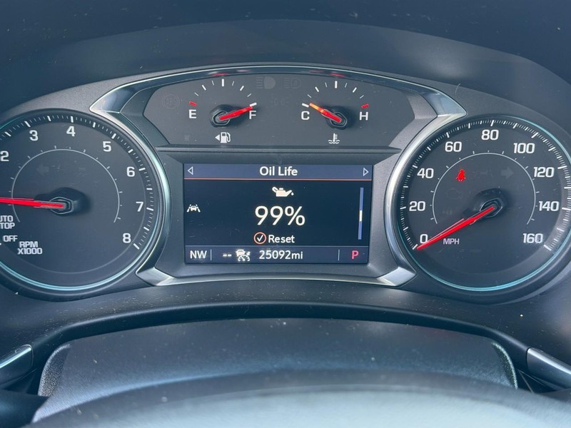 Chevrolet Equinox Vehicle Full-screen Gallery Image 22