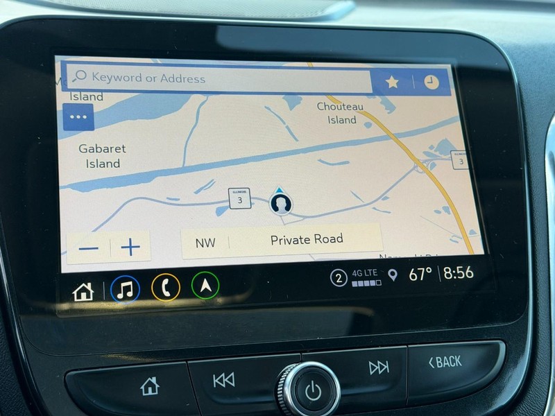 Chevrolet Equinox Vehicle Full-screen Gallery Image 23