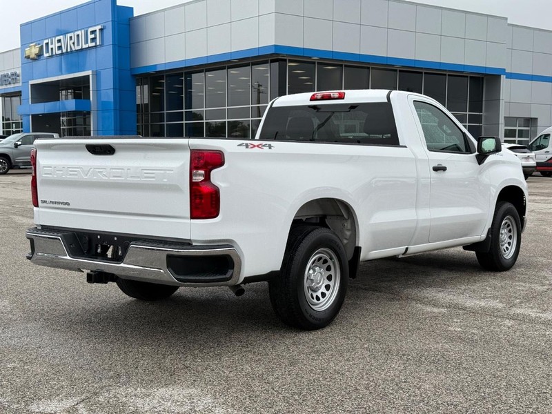Chevrolet Silverado 1500 Vehicle Full-screen Gallery Image 6