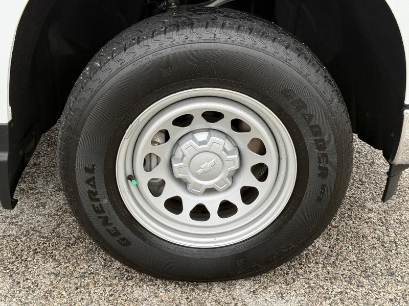 Chevrolet Silverado 1500 Vehicle Full-screen Gallery Image 8