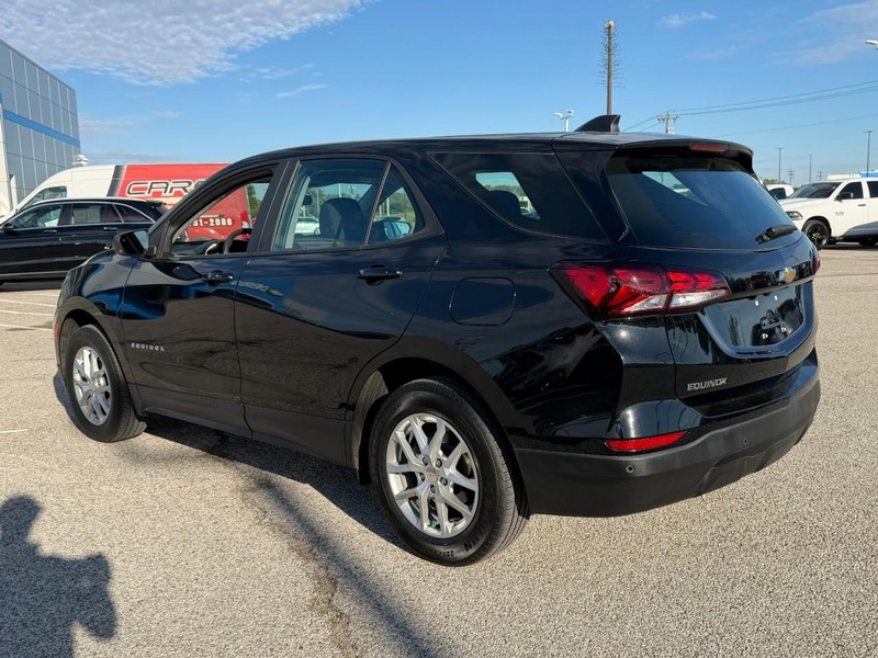 Chevrolet Equinox Vehicle Full-screen Gallery Image 03