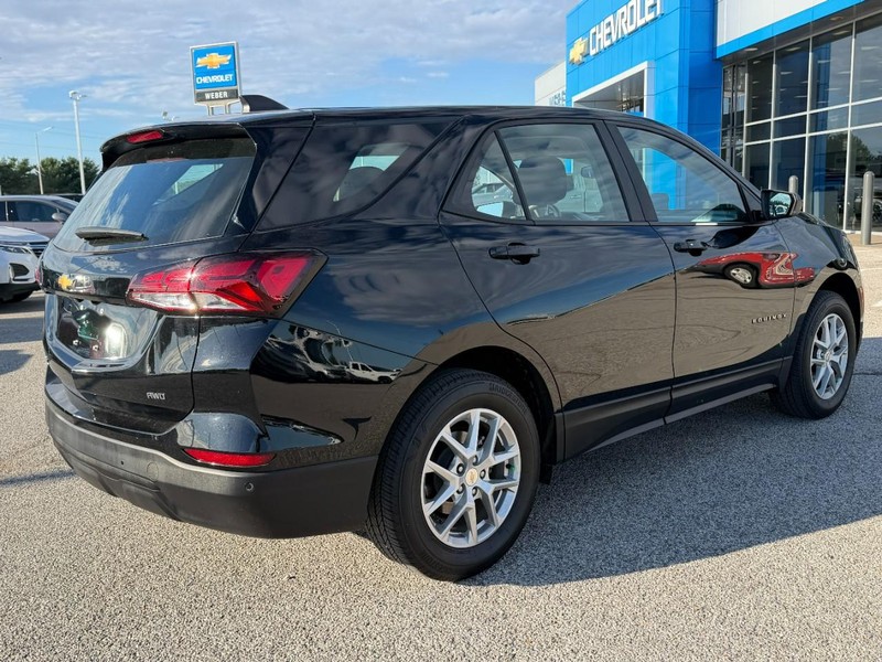 Chevrolet Equinox Vehicle Full-screen Gallery Image 06