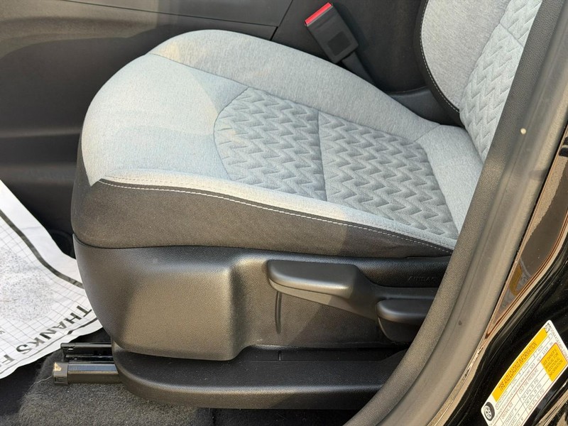 Chevrolet Equinox Vehicle Full-screen Gallery Image 17