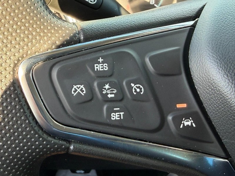 Chevrolet Equinox Vehicle Full-screen Gallery Image 18