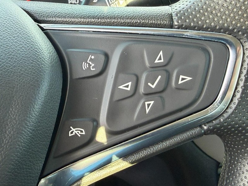 Chevrolet Equinox Vehicle Full-screen Gallery Image 19