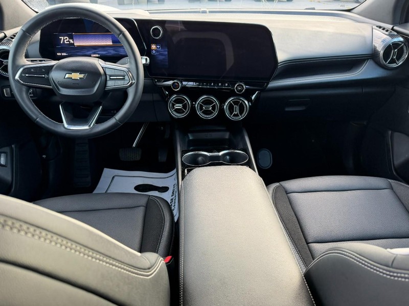 Chevrolet Blazer EV Vehicle Full-screen Gallery Image 11