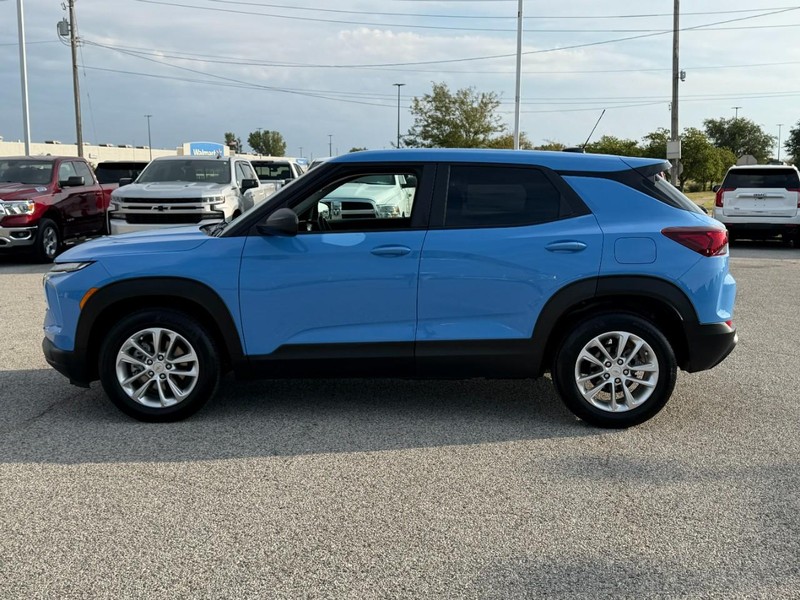 Chevrolet TrailBlazer Vehicle Full-screen Gallery Image 2