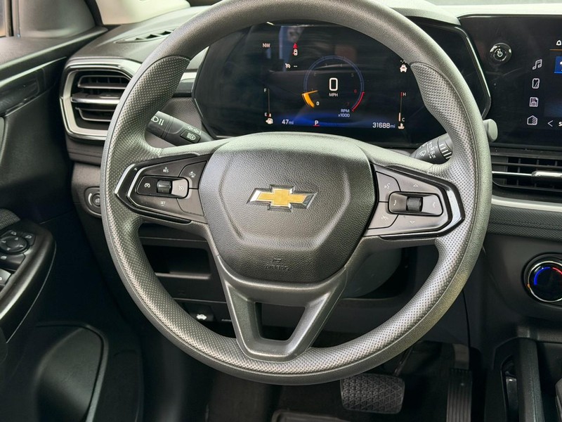 Chevrolet TrailBlazer Vehicle Full-screen Gallery Image 12