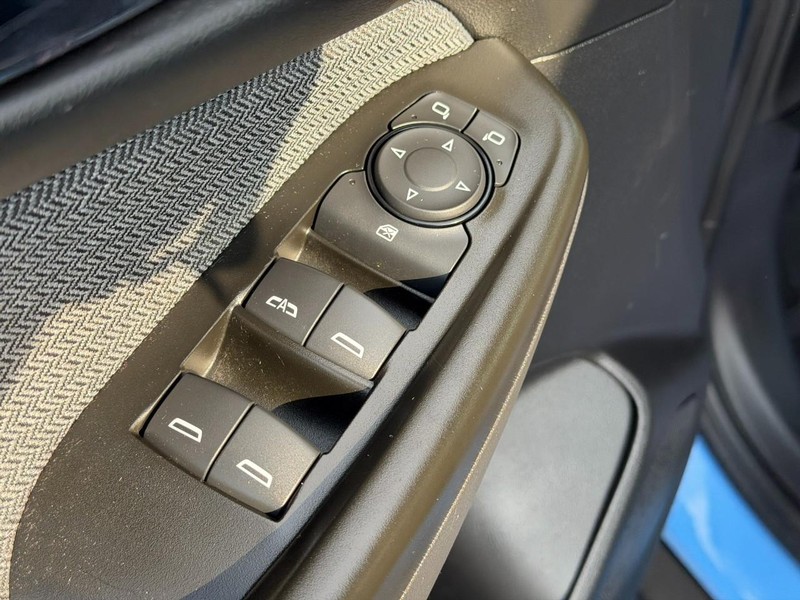 Chevrolet TrailBlazer Vehicle Full-screen Gallery Image 16