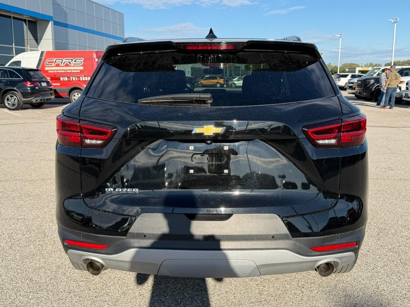 Chevrolet Blazer Vehicle Full-screen Gallery Image 04