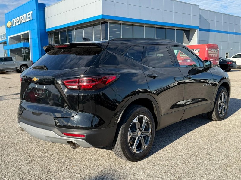 Chevrolet Blazer Vehicle Full-screen Gallery Image 07