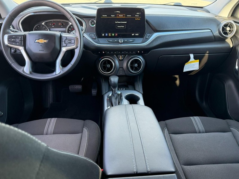 Chevrolet Blazer Vehicle Full-screen Gallery Image 11