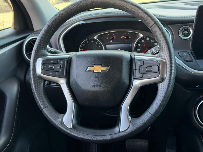 Chevrolet Blazer Vehicle Full-screen Gallery Image 12