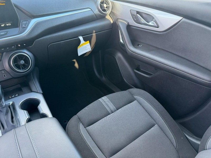 Chevrolet Blazer Vehicle Full-screen Gallery Image 15