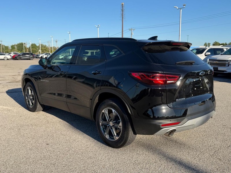 Chevrolet Blazer Vehicle Full-screen Gallery Image 3