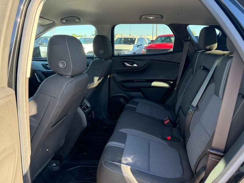 Chevrolet Blazer Vehicle Full-screen Gallery Image 10