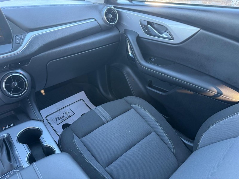 Chevrolet Blazer Vehicle Full-screen Gallery Image 15
