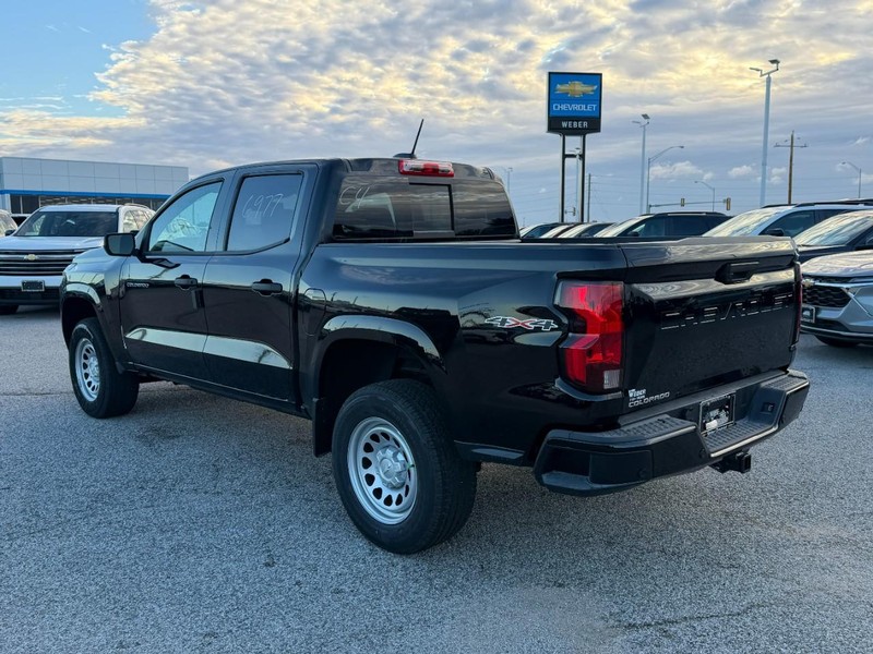 Chevrolet Colorado Vehicle Full-screen Gallery Image 3