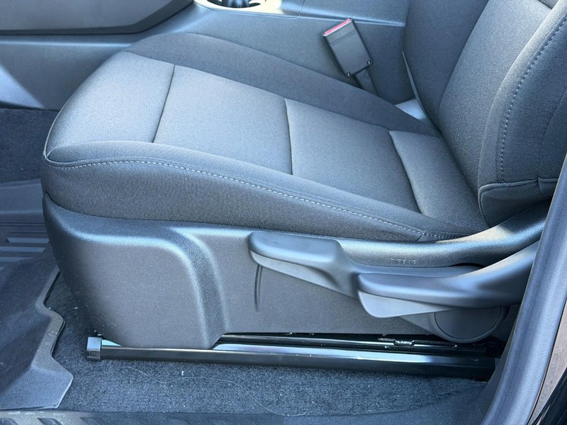 Chevrolet Colorado Vehicle Full-screen Gallery Image 10