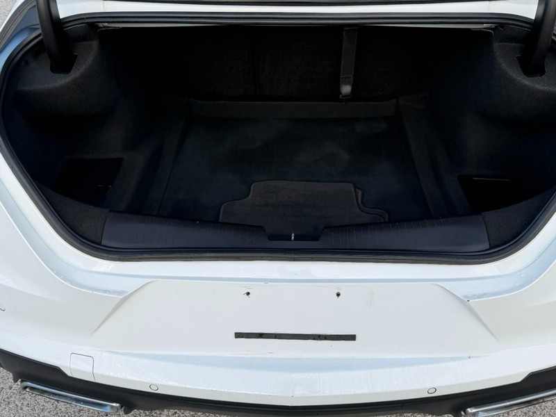 Cadillac CT4 Vehicle Full-screen Gallery Image 05