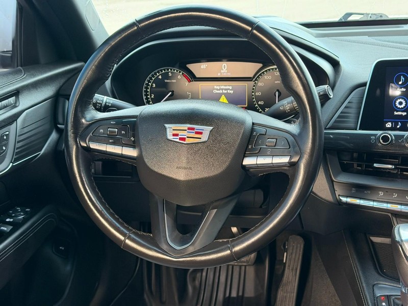 Cadillac CT4 Vehicle Full-screen Gallery Image 12