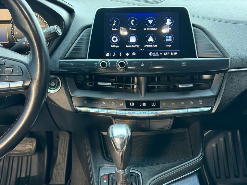 Cadillac CT4 Vehicle Full-screen Gallery Image 13