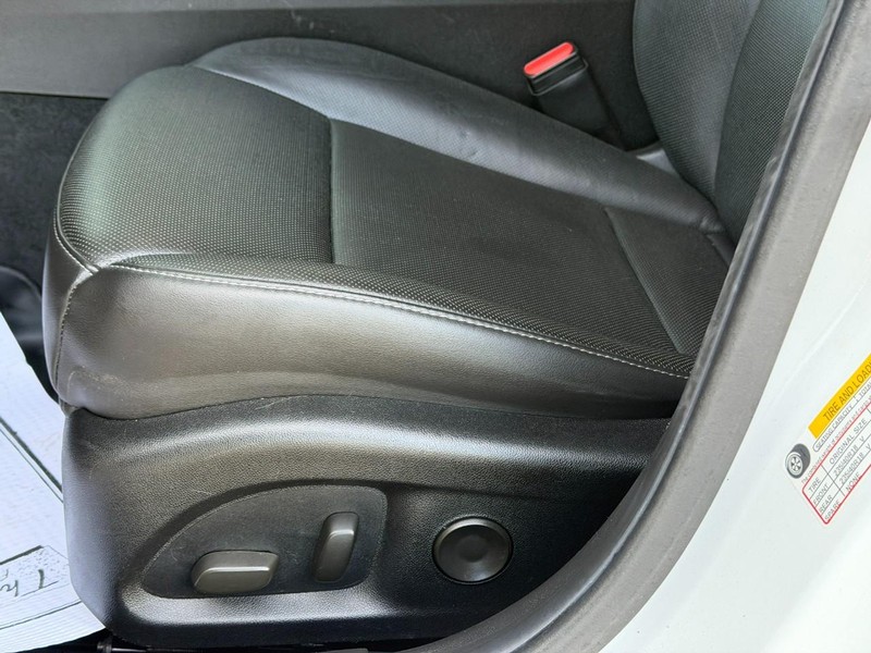 Cadillac CT4 Vehicle Full-screen Gallery Image 18