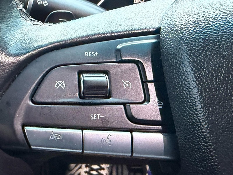 Cadillac CT4 Vehicle Full-screen Gallery Image 19