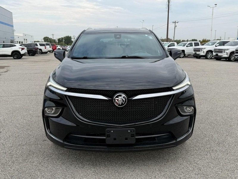 Buick Enclave Vehicle Full-screen Gallery Image 09