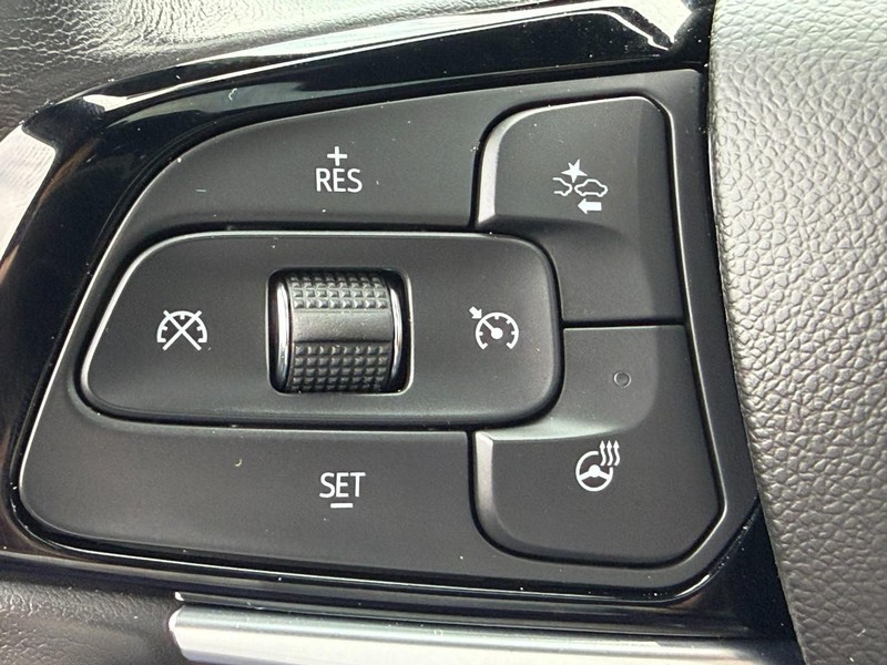 Buick Enclave Vehicle Full-screen Gallery Image 21