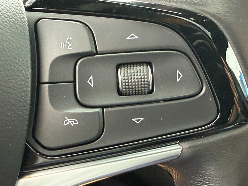 Buick Enclave Vehicle Full-screen Gallery Image 22