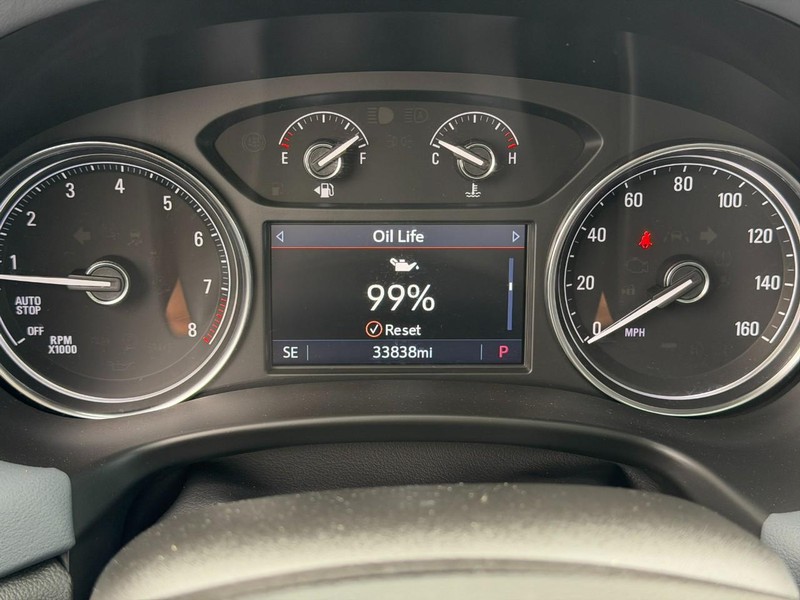 Buick Enclave Vehicle Full-screen Gallery Image 23