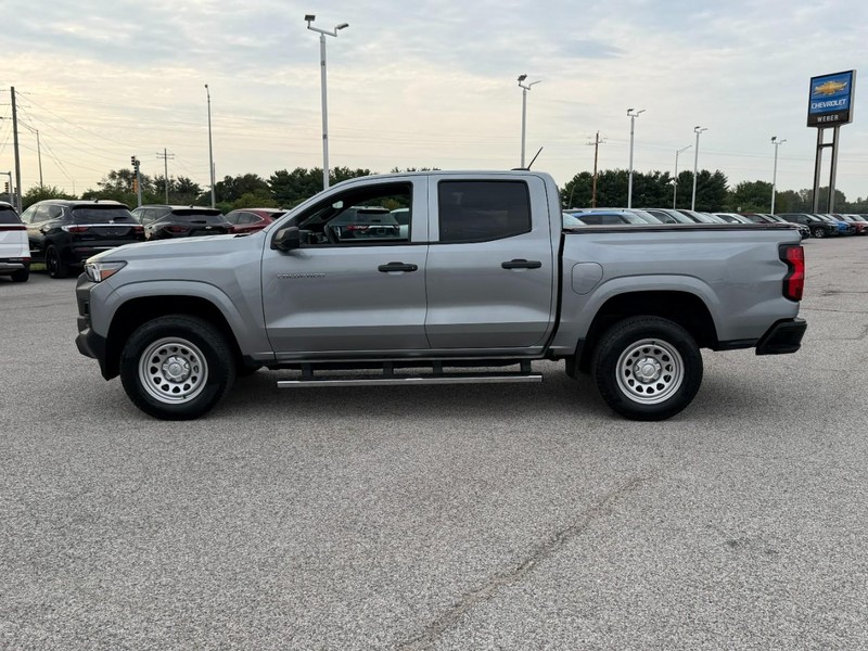 Chevrolet Colorado Vehicle Full-screen Gallery Image 02
