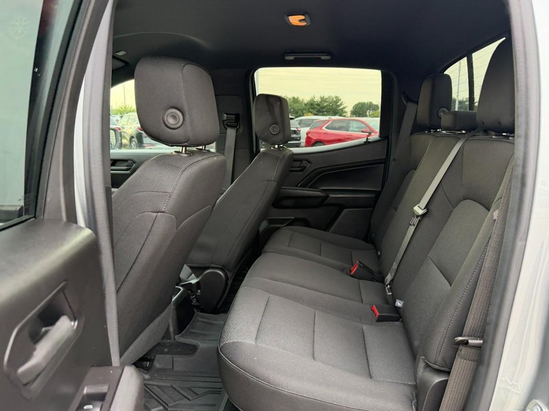Chevrolet Colorado Vehicle Full-screen Gallery Image 04