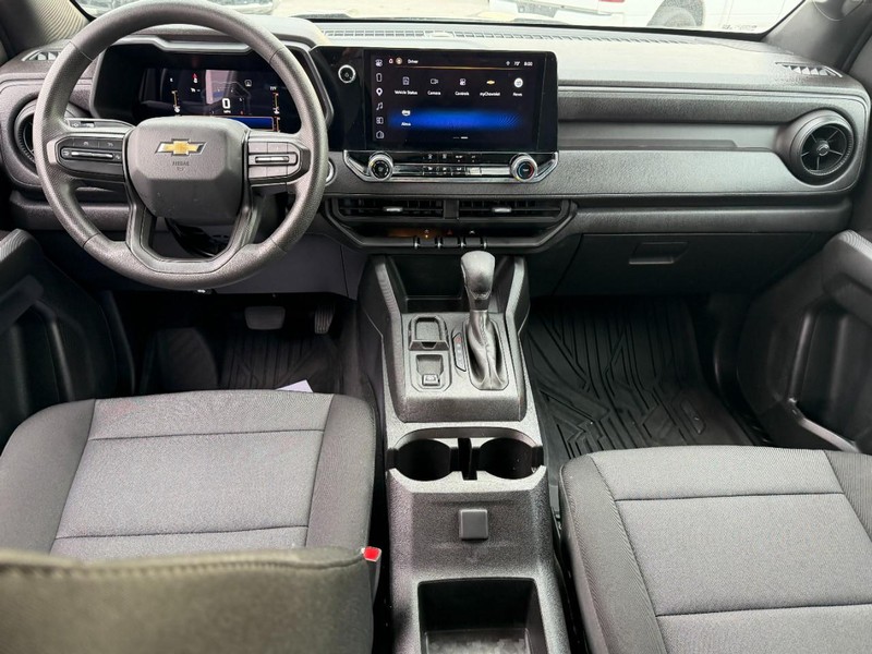 Chevrolet Colorado Vehicle Full-screen Gallery Image 05