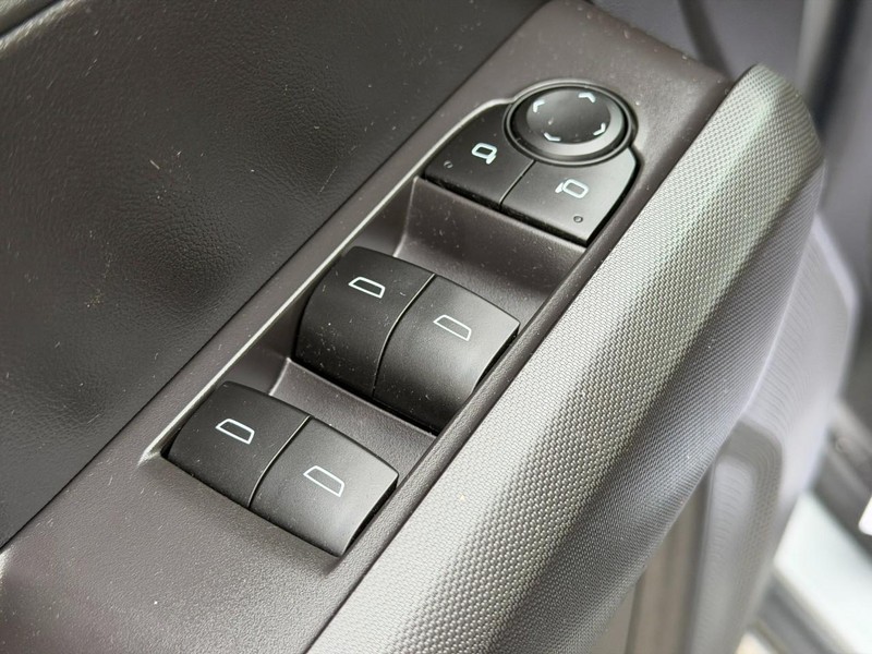 Chevrolet Colorado Vehicle Full-screen Gallery Image 10