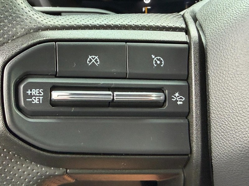 Chevrolet Colorado Vehicle Full-screen Gallery Image 12